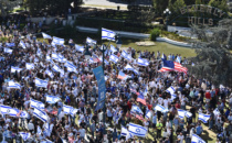 Rally in Beverly  Gardens Park Sends Clear Message of Support for Israel