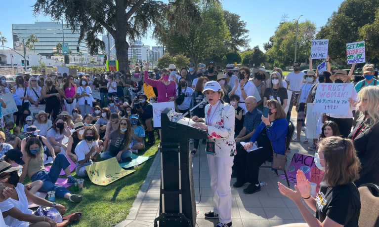 Hundreds Attend Women’s March in Beverly Hills