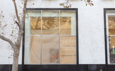 Burglars Crash Into Neiman Marcus in Beverly Hills