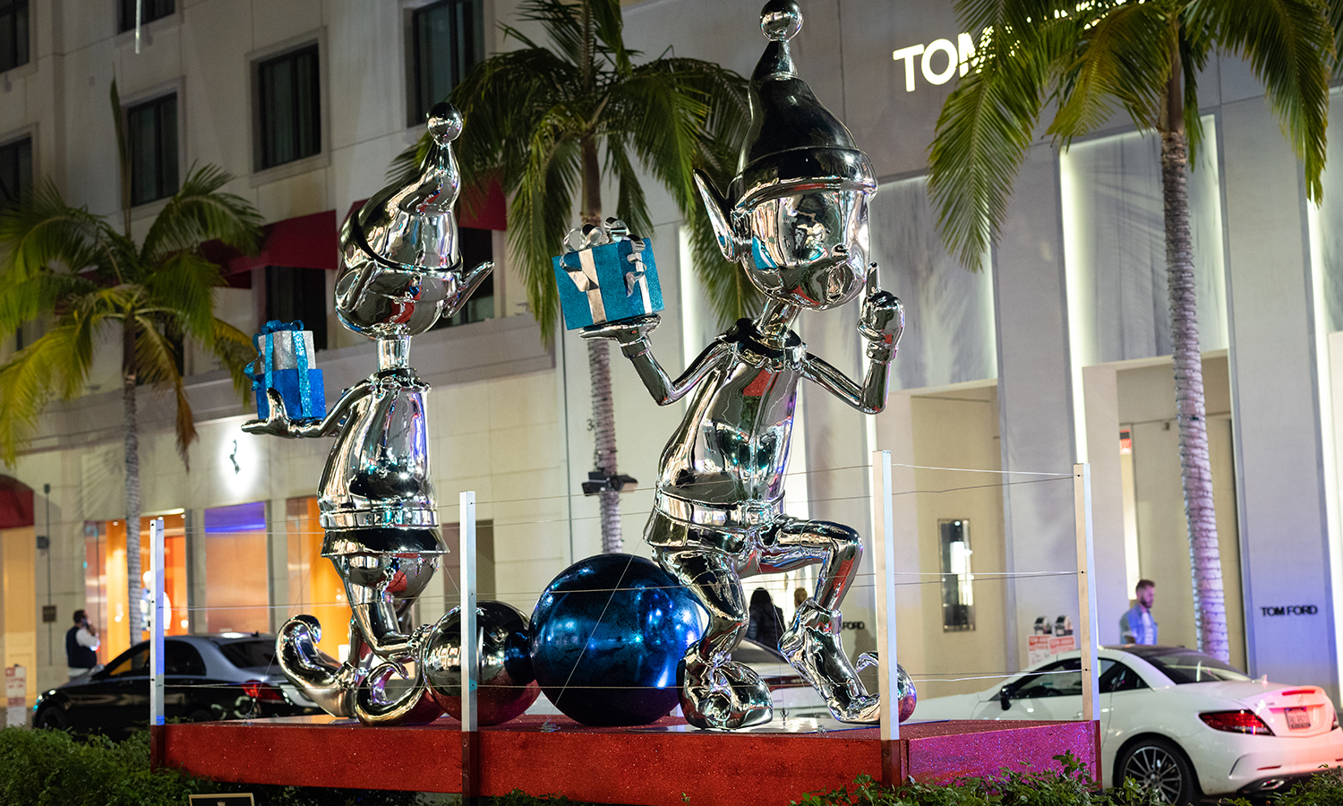 Rockin' around Rodeo Drive for the holidays - Beverly Press & Park