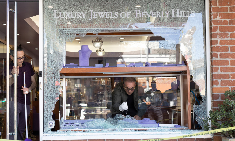 Police Investigating Brazen Robbery at South Beverly Jewelry Store