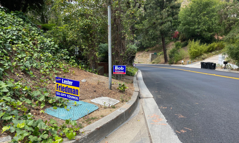 Candidates Complain of Missing Signs