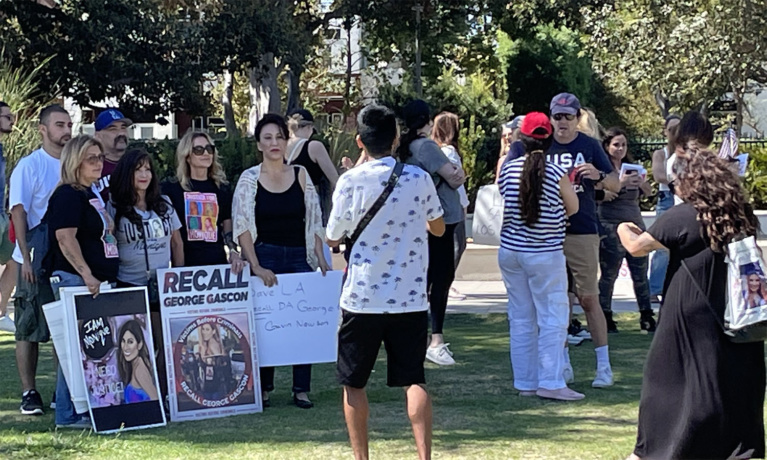 Gascón Protesters Meet at  Beverly Gardens Park