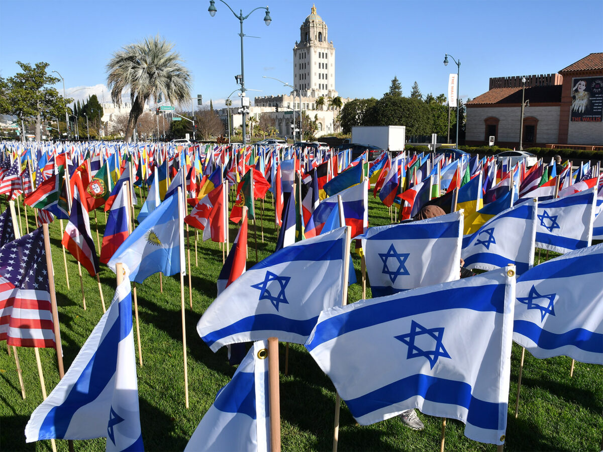 A Field of Flags Pays Tribute to Lives Lost - Beverly Hills Courier