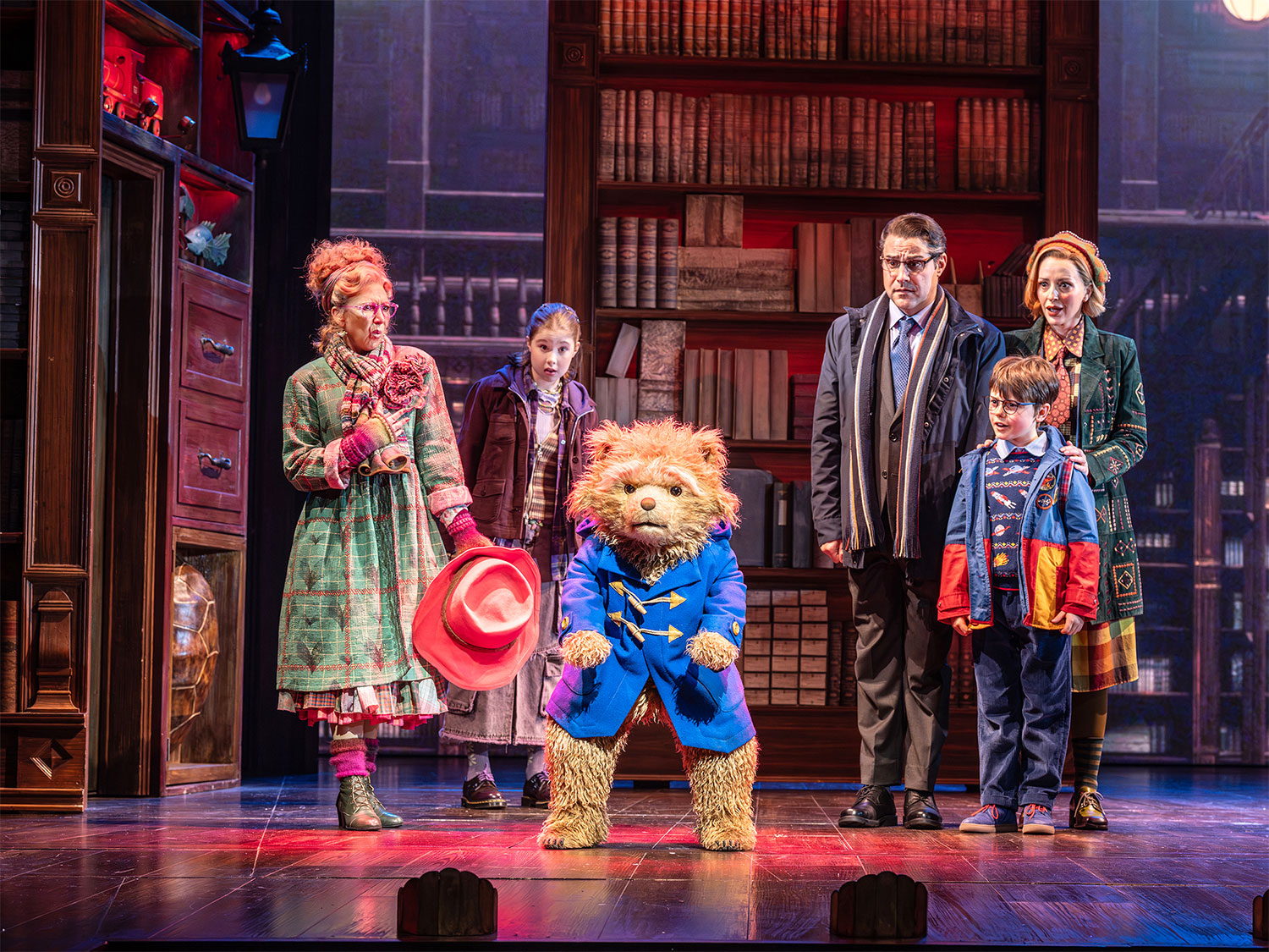 James Hameed and Arti Shaw as Paddington Photo by Johan Persson