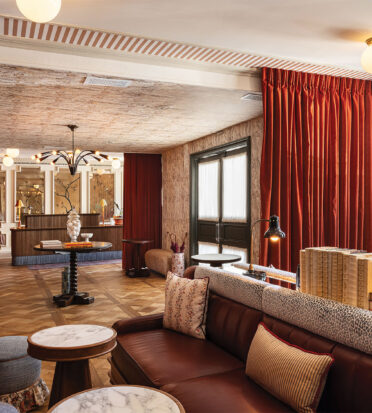 Hôtel Lili Lobby check-in and Bar Photos courtesy of Palisociety