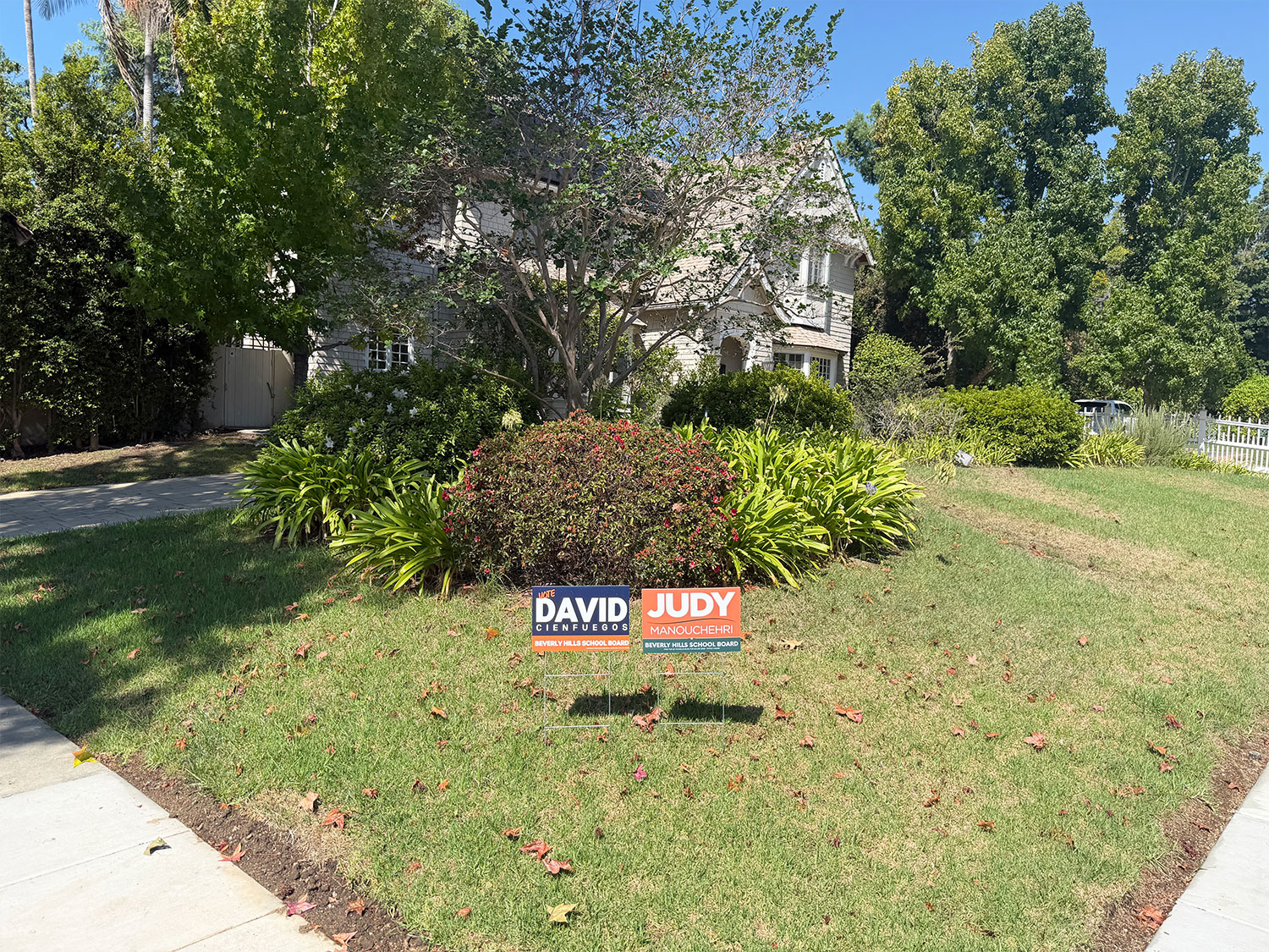 Candidates report sign thefts.
